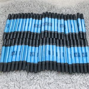 LIKE NEW [48] Artist Loft Marker Set + Carry Case